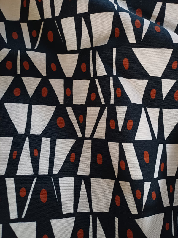 jacquard géométrique noir blanc rouille